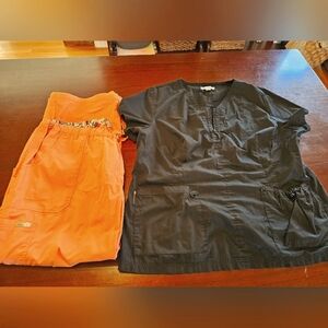 3x Koi scrub set, black zipper top, orange cargo pants